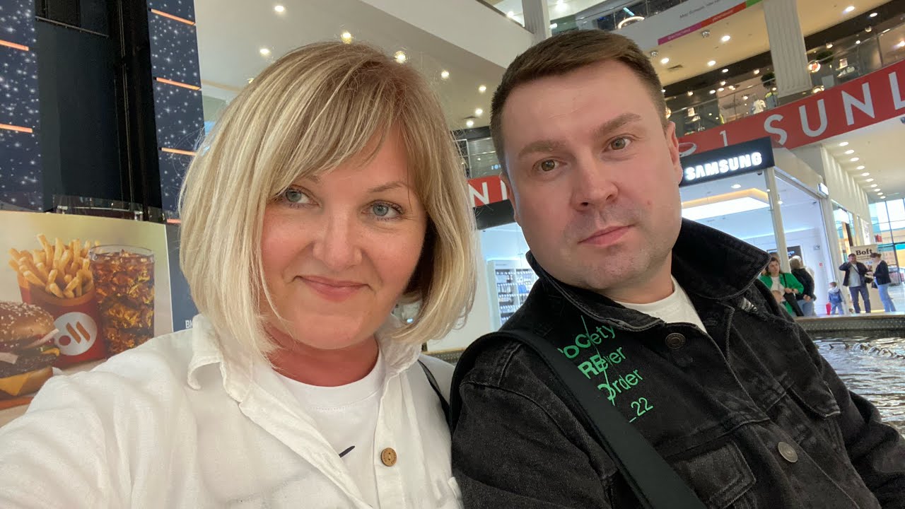 Мы с Тамарой ходим парой 🤣Едем выбирать диван в  магазин HOFF ,и забирать подарок 🎁
