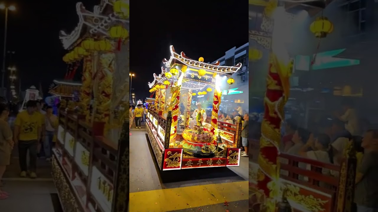 龙引斗母宮一年一度庆祝九皇大帝宝诞千秋及众神圣驾出巡绕境大游行，万人空巷闹哄哄