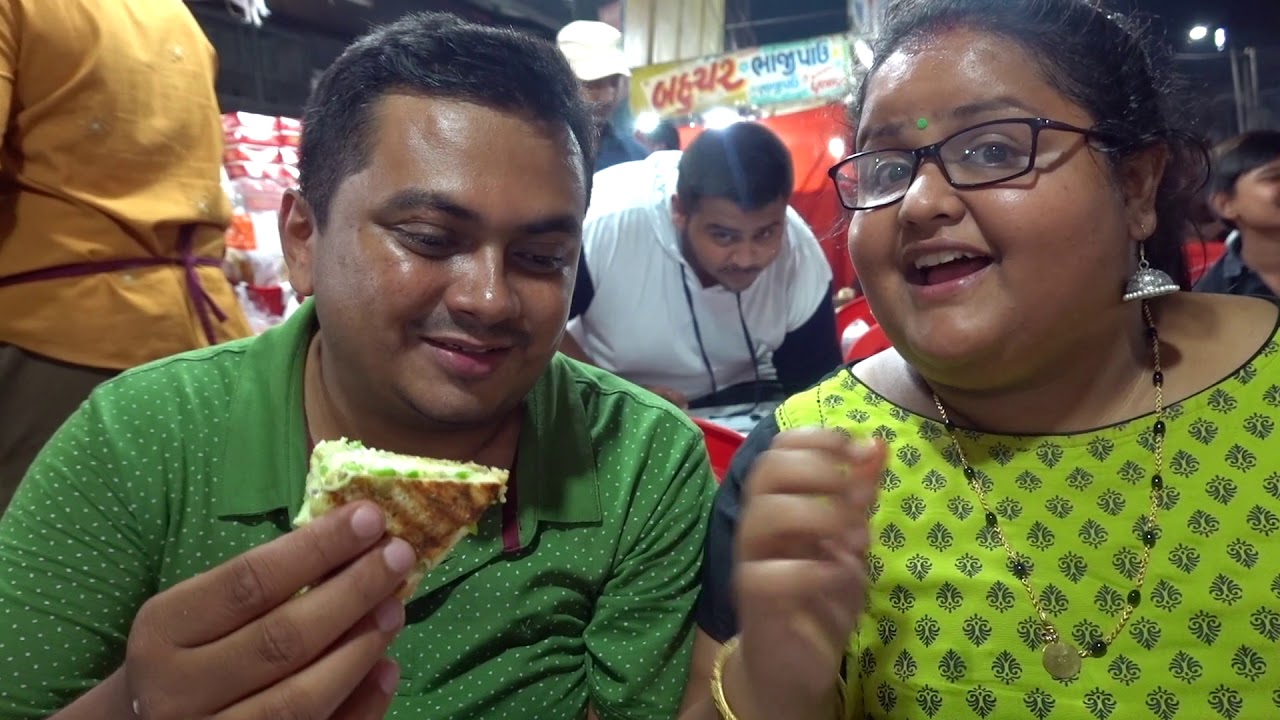 Manek Chowk Night street food market in Ahmedabad, Gujarat Vlog #4
