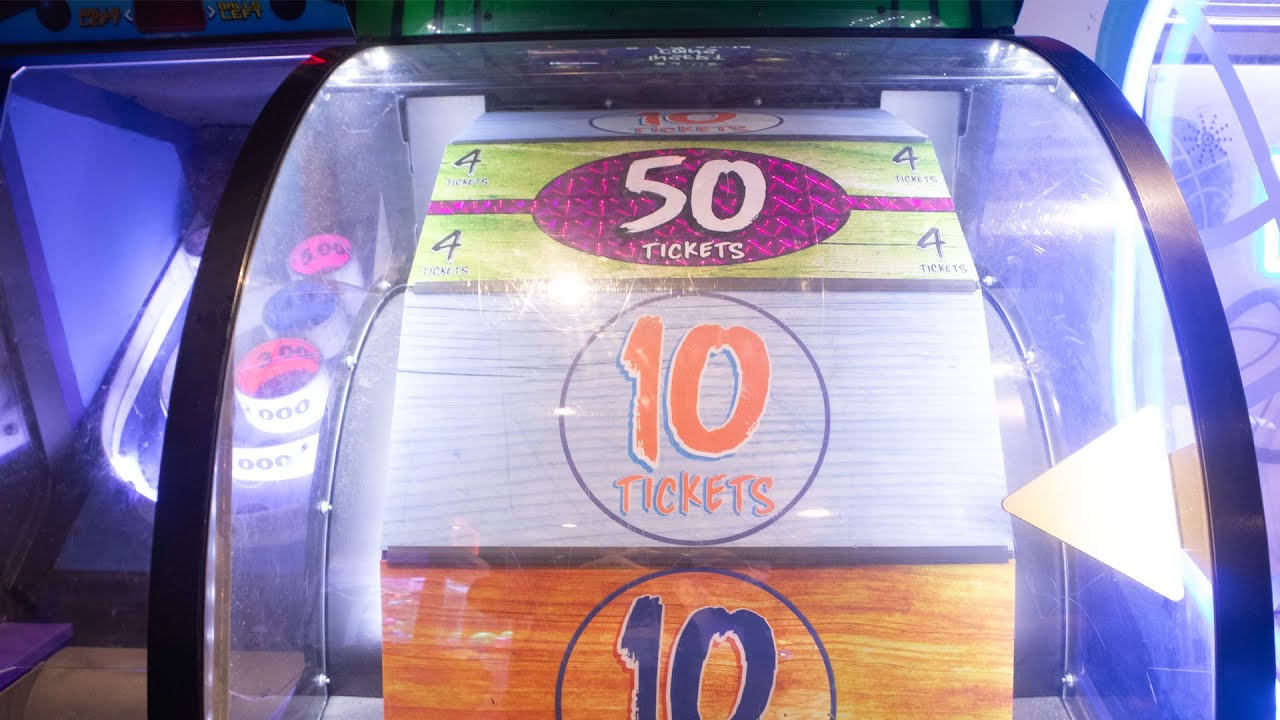 WINNING A LOT OF TICKETS IN SHAKEY'S ARCADE