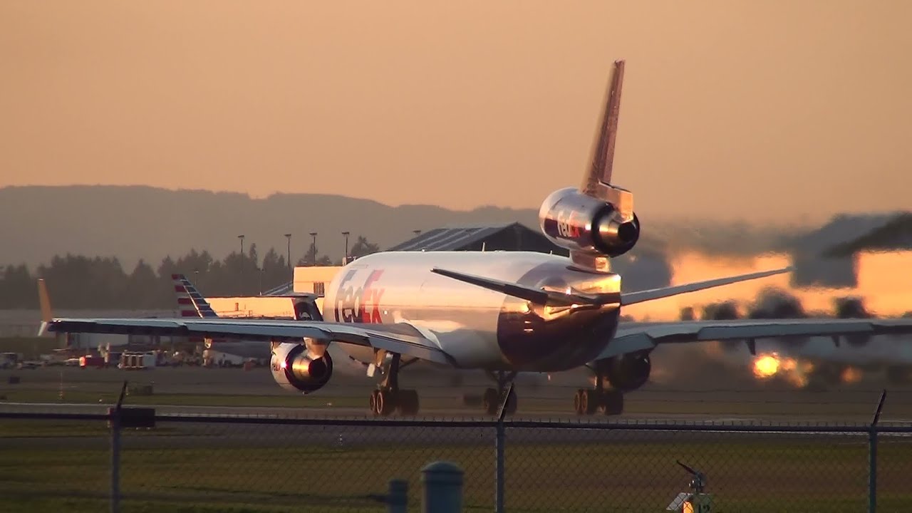 FedEx N631FE MD-11 Takeoff Portland Airport (PDX)