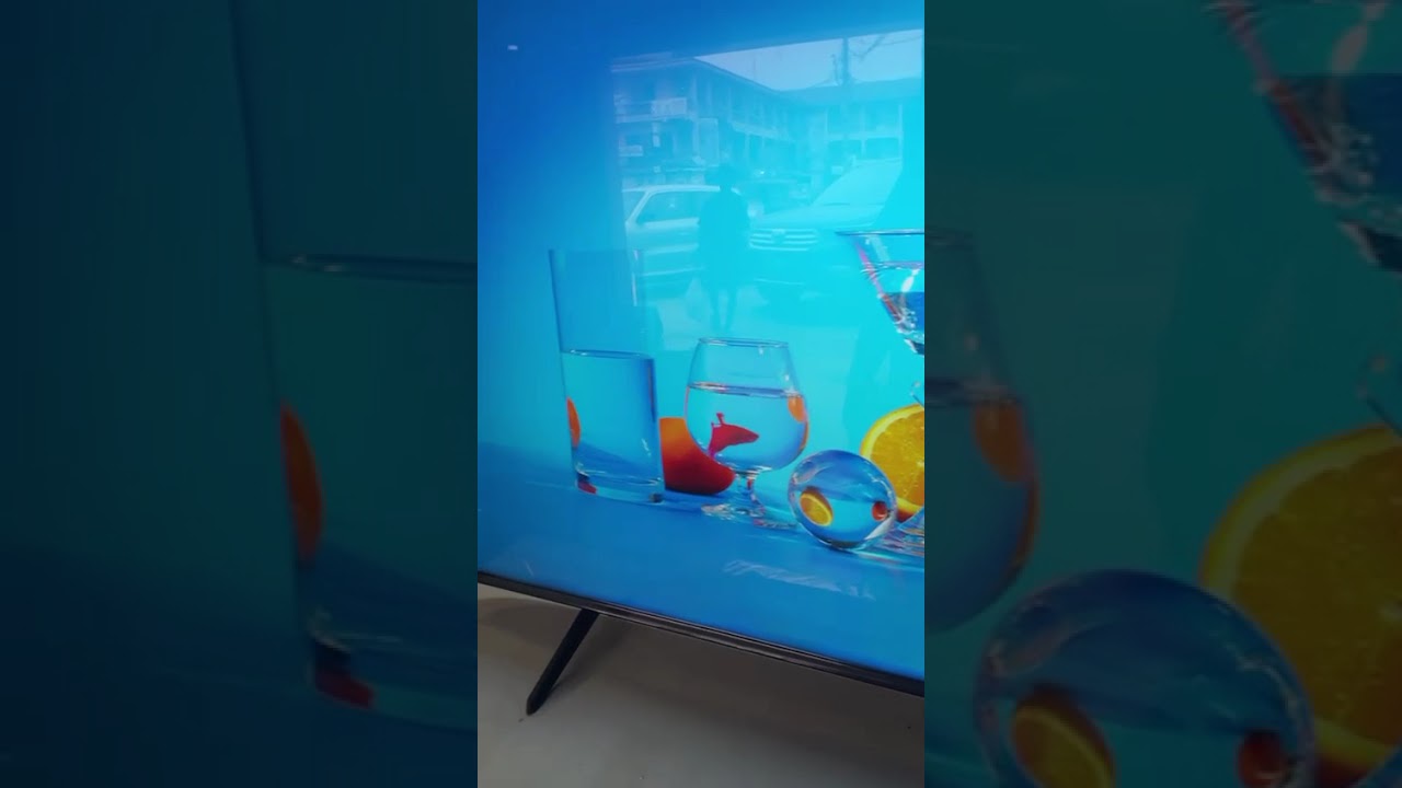65 INCHES HISENSE SMART TV