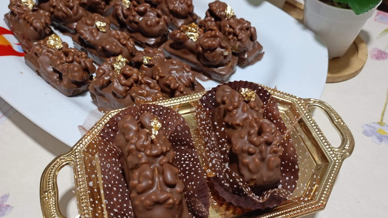 حلوة سنيكرز من أروع الحلويات 😋بوحد العجينة توب في الذوق كاراميل شوكو روعة 😍😍😍