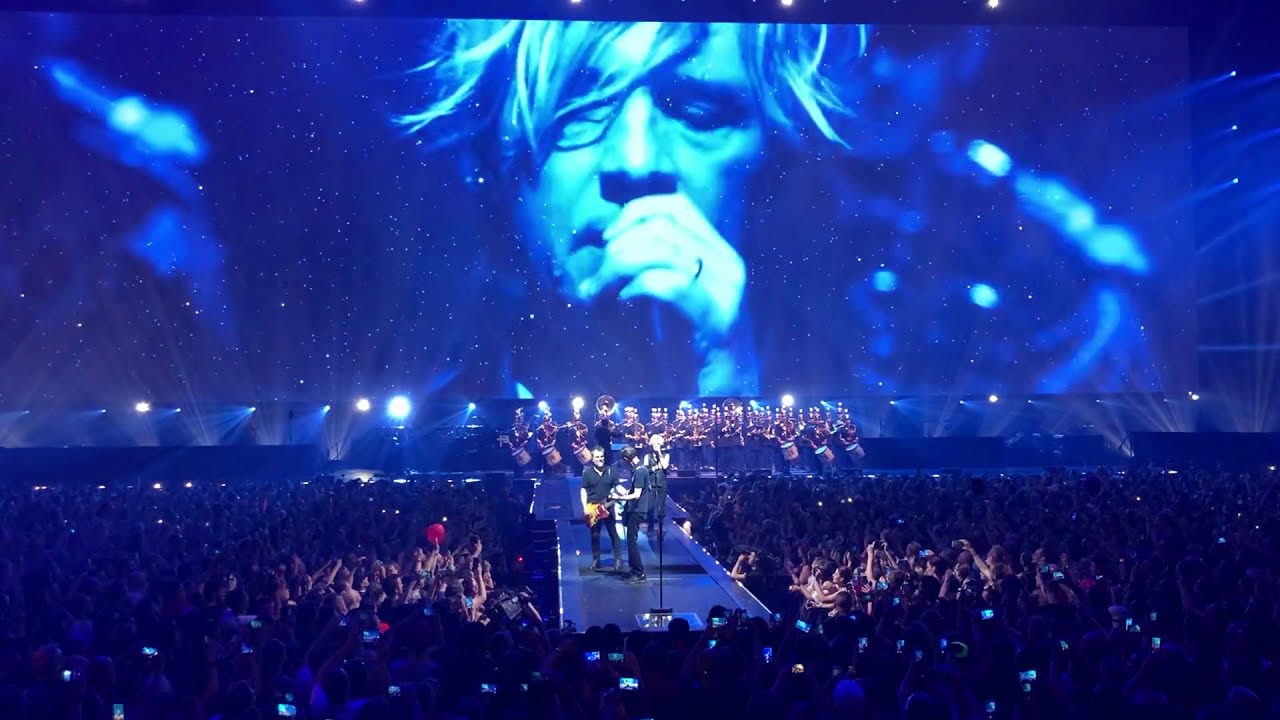 Indochine et la Musique de la Garde Républicaine - J'Ai Demandé à la Lune