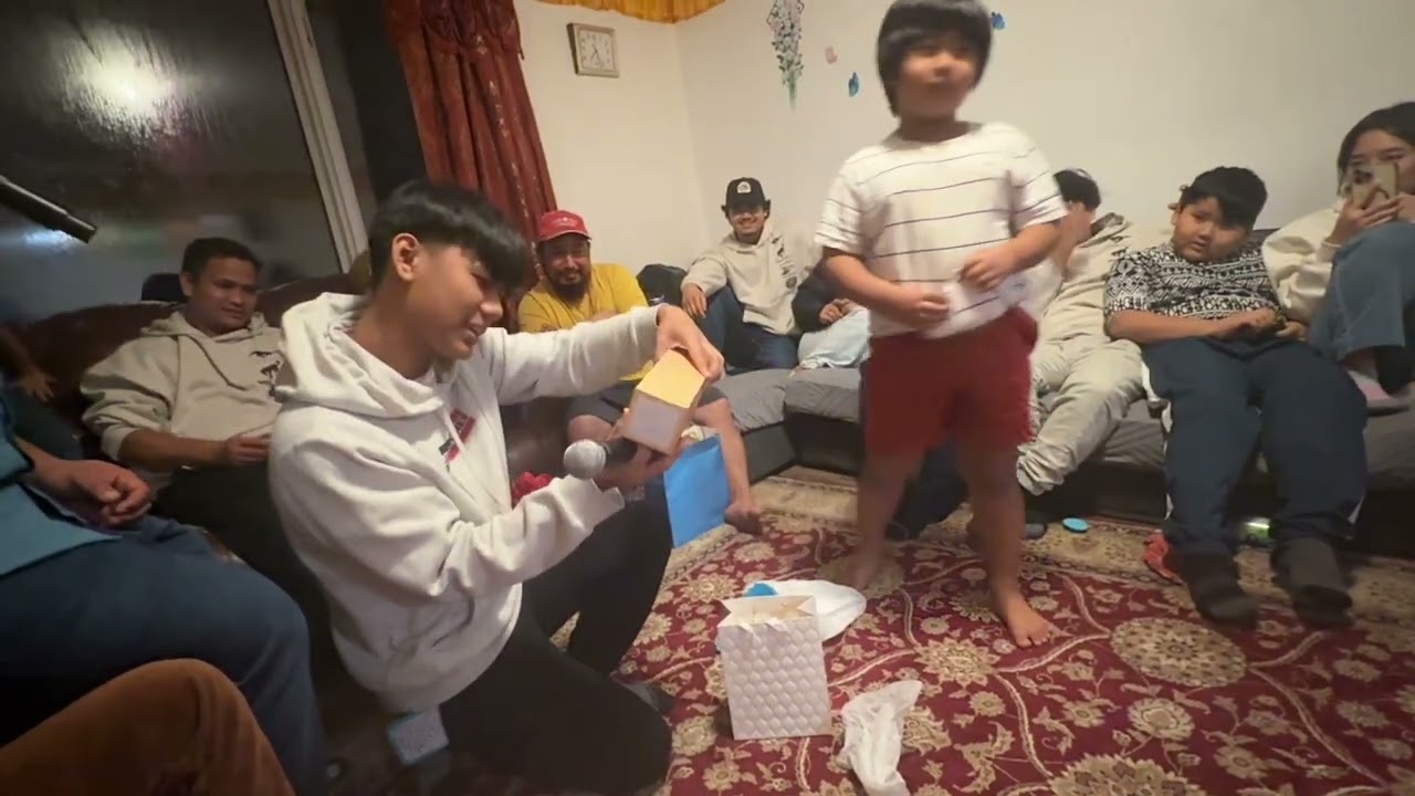 New year 2026 gifts exchange 😍😍😍🎉🎉🙏🙏🥰🥰#keepsupporting #family #gift #exchange 