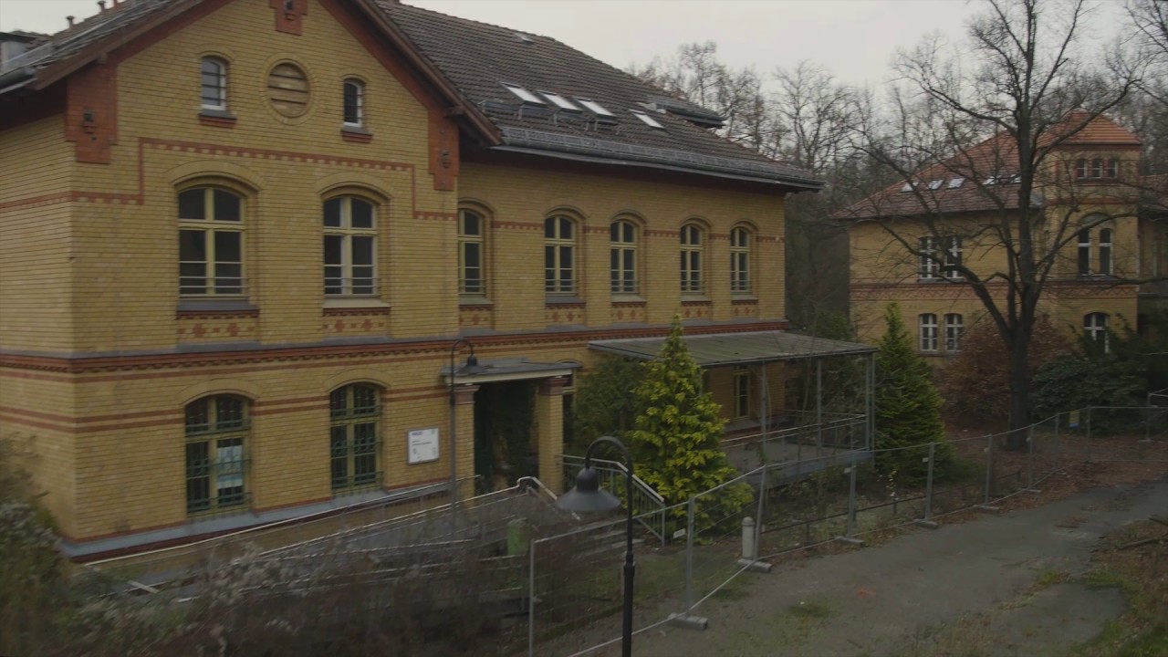 Flug über den Lindenhof in Berlin-Lichtenberg, Herbst 2016