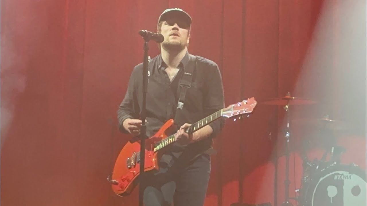 Fall Out Boy LIVE - I Am My Own Muse MAGIC 8 BALL (10.20.23) Milan
