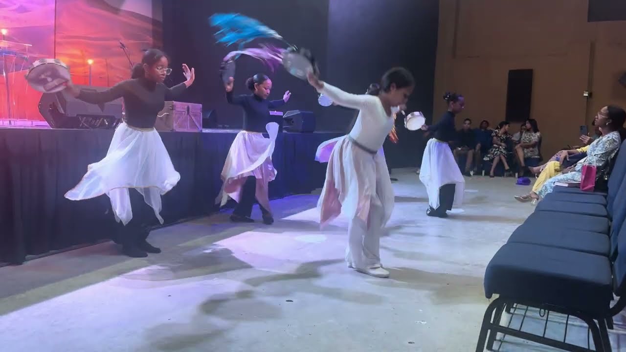DANZA: La Ola @officialnewwine