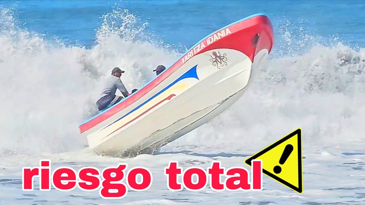 Pescadores arriesgan su vida al entrar en olas extremas #pesca 