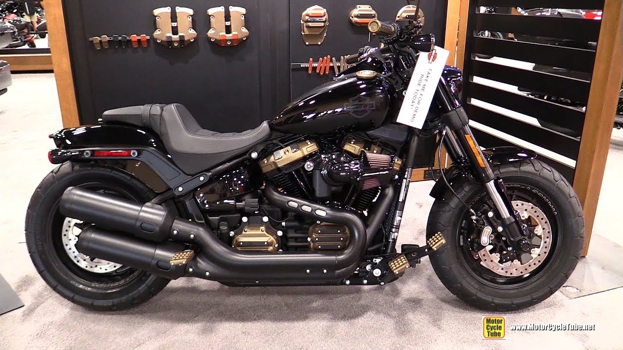 2019 Harley Davidson Fat Bob Accessorized - Walkaround - 2018 AIMExpo Las Vegas