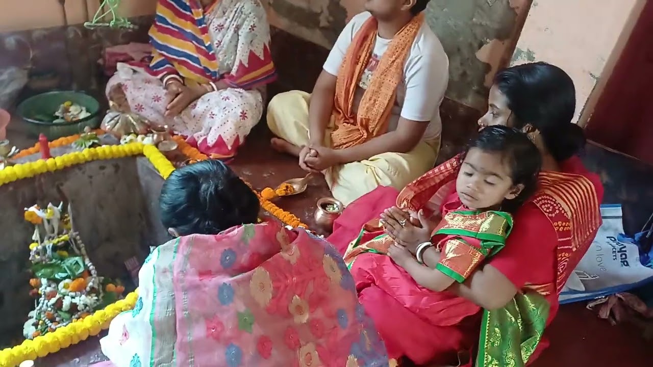 আমাদের রুদ্রেশ্বর এর মাথায় জল ঢালার কিছু সুন্দর মুহূর্ত ♥️♥️♥️♥️🙏🏻🙏🏻🙏🏻