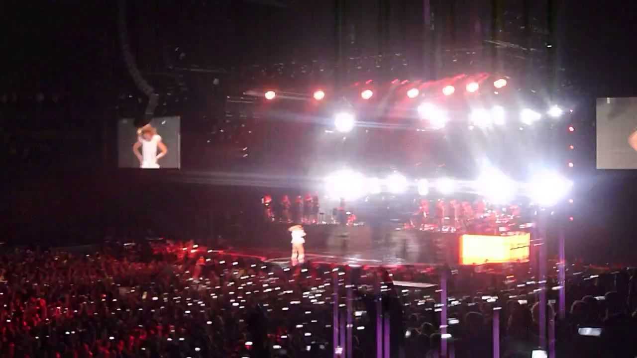 Beyonce @ Sportpaleis Antwerp 2013 Who Run The World