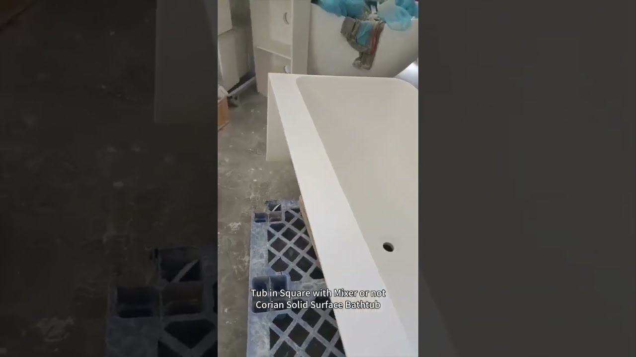 Tub in Square