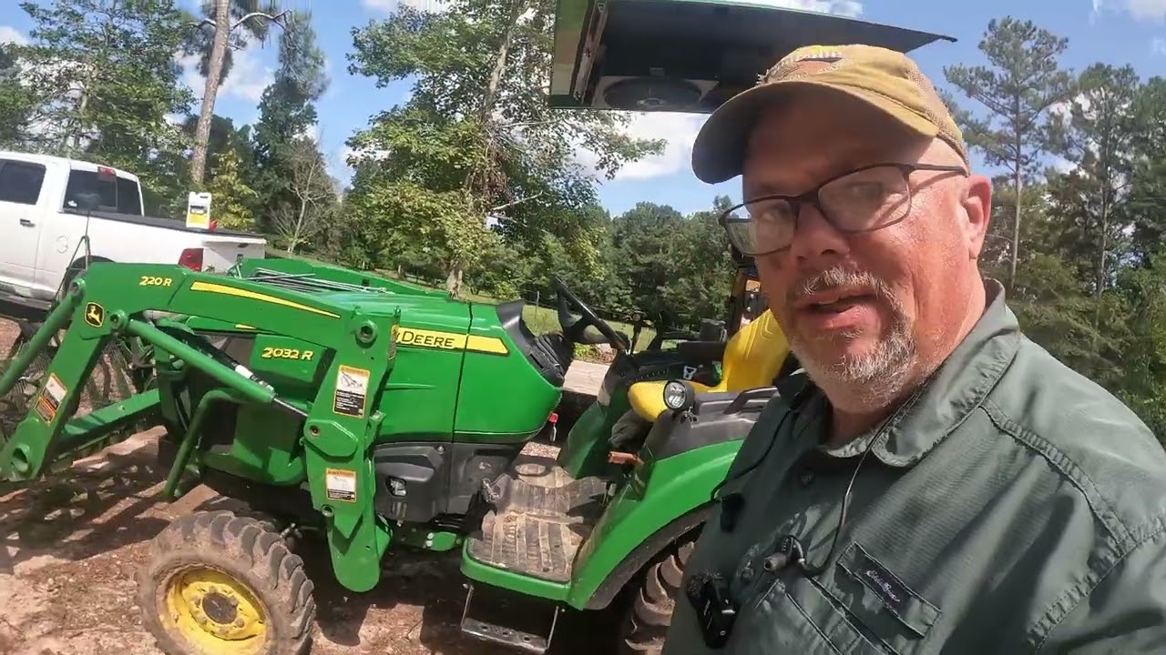 Обзор моей техники John Deere 2032R спустя 1 год.