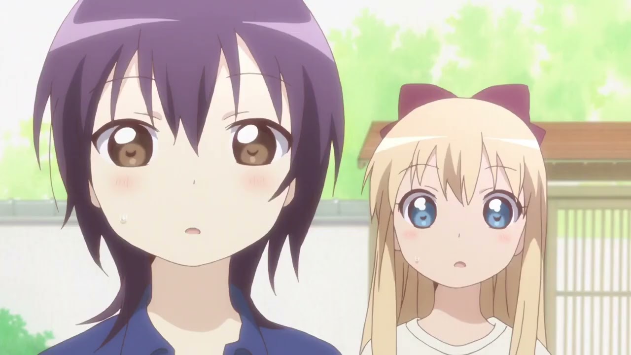 Akari fast kiss ... funny yuri series 😄