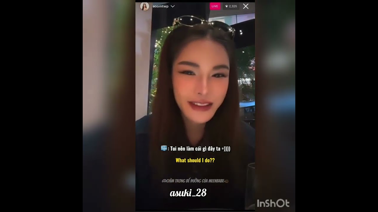 meenbabe being girlfriends for almost 3 minutes | English sub | meenbabe #meena #aoom