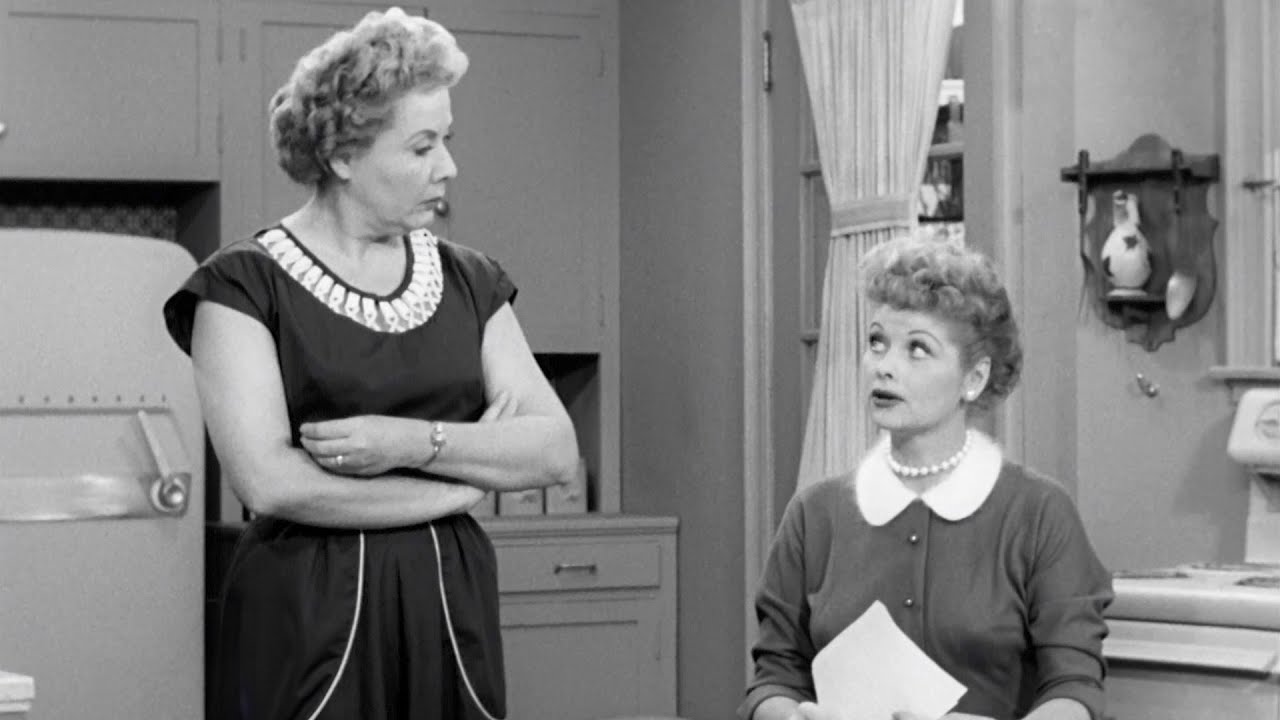 Lucy Schemes to Get a Free Trip to Hawaii!