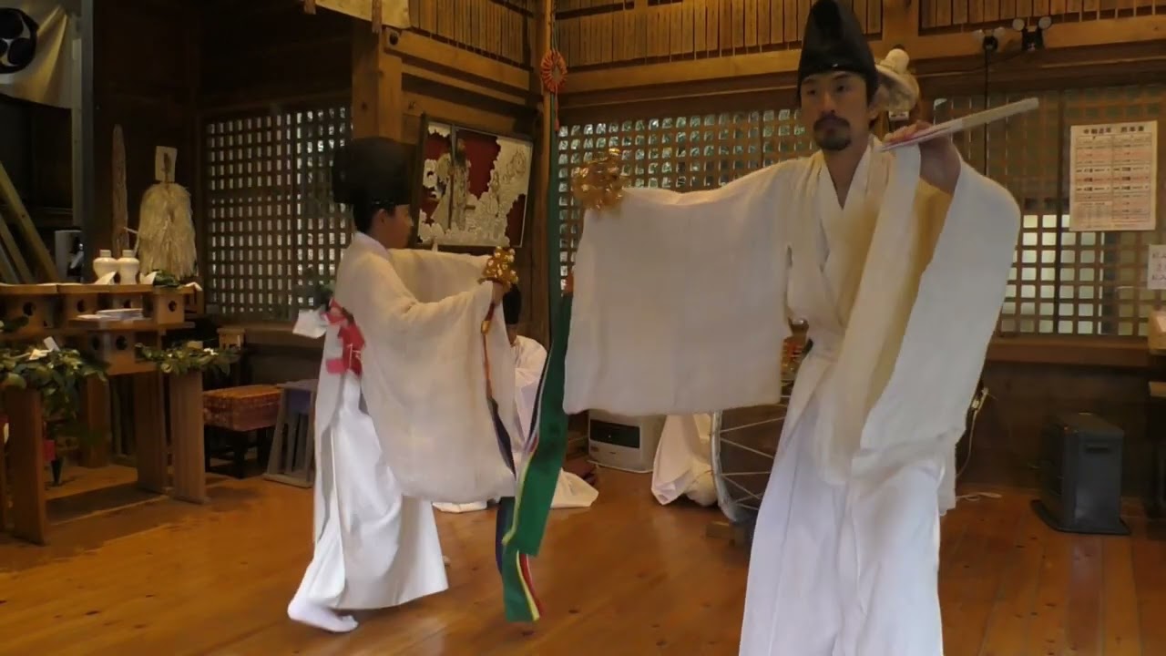 荒立神社秋祭り 高千穂神楽 杉登り