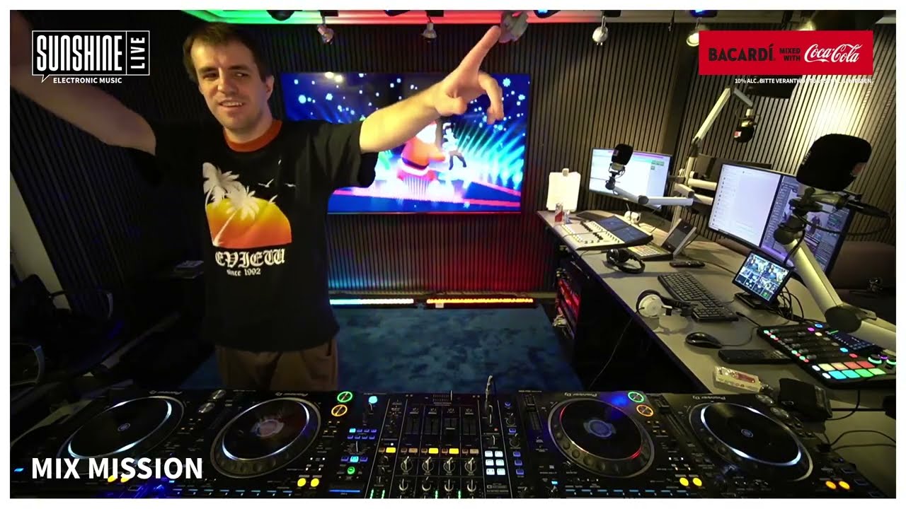 DJ T.H. live im Studio bei der @radiosunshinelive Mix Mission 2025