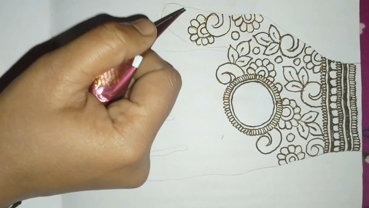Beautiful and easy heena design for front had 