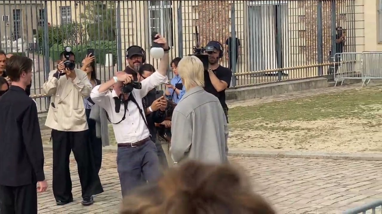 The8 디에잇SEVENTEEN (세븐틴) at fashion show givenchy in Paris 28/September /2023