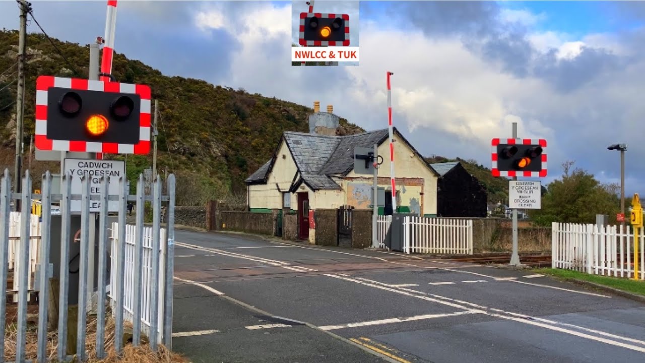 New Wigwags at Pwllheli Goods Level Crossing, Gwynedd