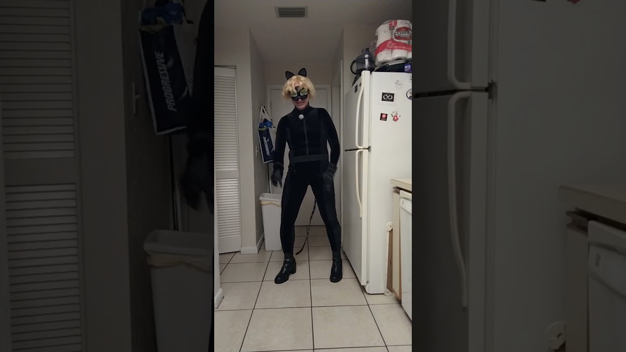 CAT NOIR Halloween 2023 , played by WYLD ELF26 🎃👍👍