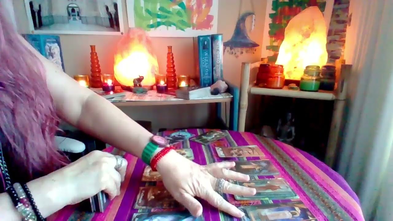 ACUARIO!! 🔮Alguien no te saca de su mente!! Visiona y crea el futuro que quieres!!