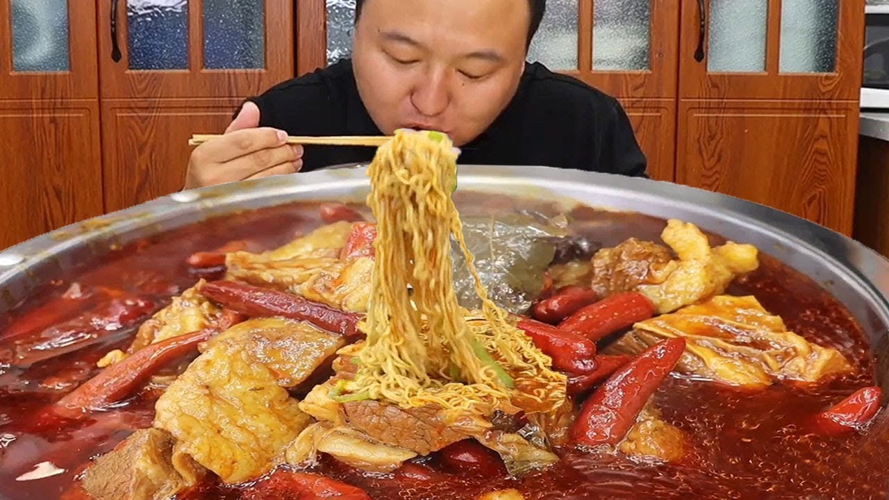 20斤牛肉，阿强做个“爆辣牛肉面”，辣爽过瘾，大块牛肉往进塞根本停不下来【cram阿强】