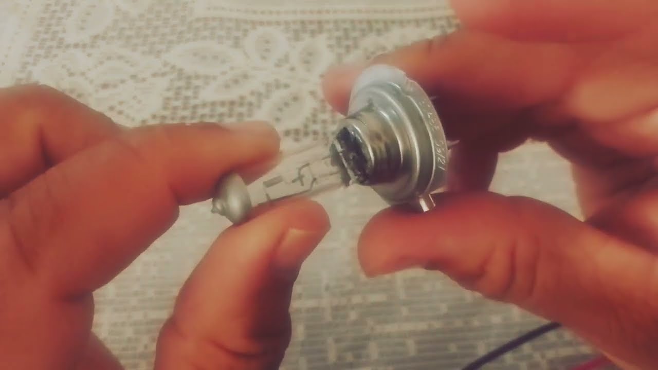 testando a lâmpada H7 para saber se está funcionando ou não