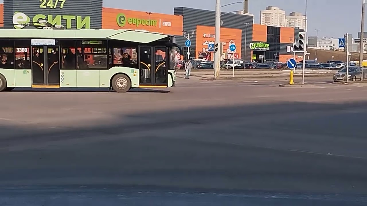 МАЗ 303т  по маршруту 52