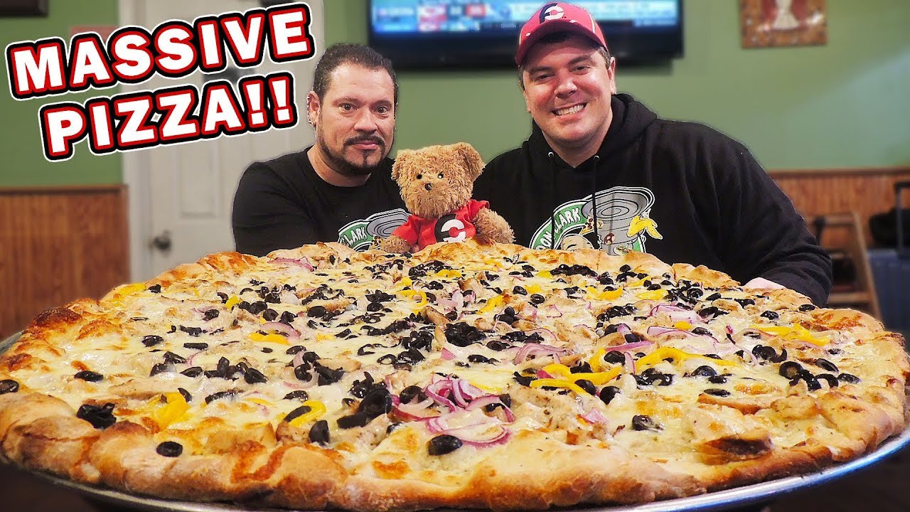 Massive Chicken Alfredo Specialty Pizza Challenge in Tennessee w/ @Brandon Da Garbage Disposal Clark