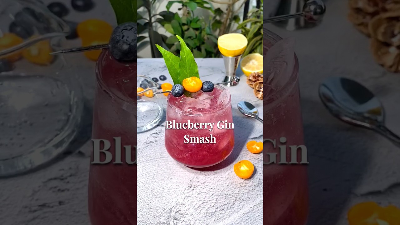 Blueberry Gin Smash 🍇🍹 | #hungerherb #asmr #drink #alcoholicdrink #gin #cocktailrecipe