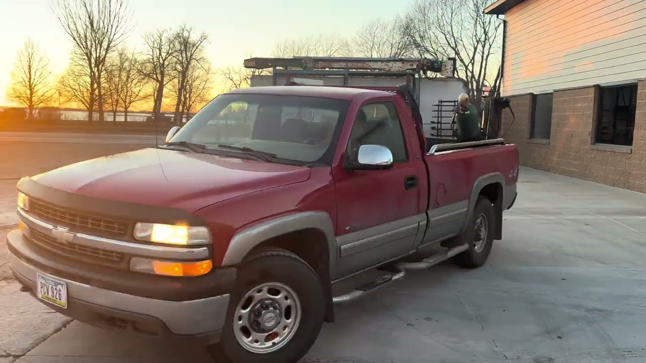 2000 CHEVY TRUCK LOT 700 OLSEN WELDING AUCTION