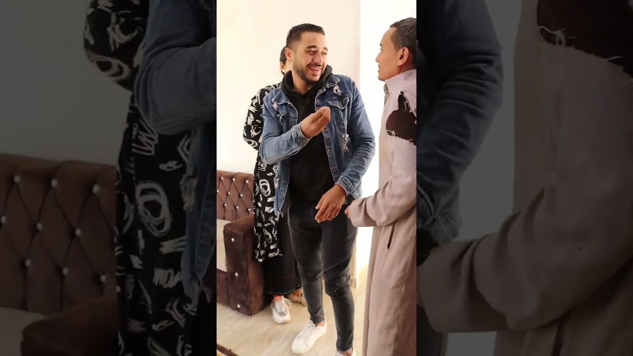 افتكره عبيط ومعاه فلوس فساب مراته معاه