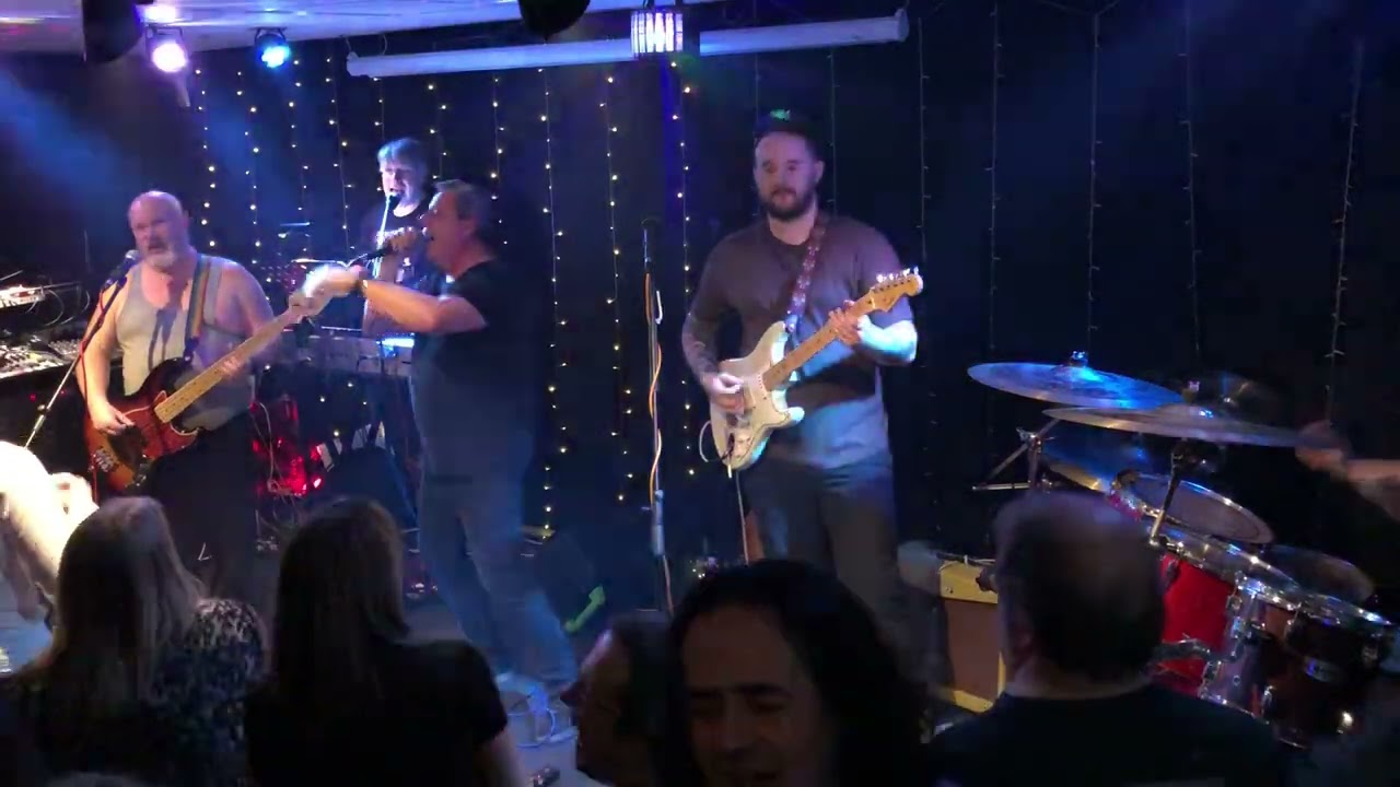 Bon Journey at The Ashton Jubilee Club 16/1:26  ( Don’t Stop Believing )