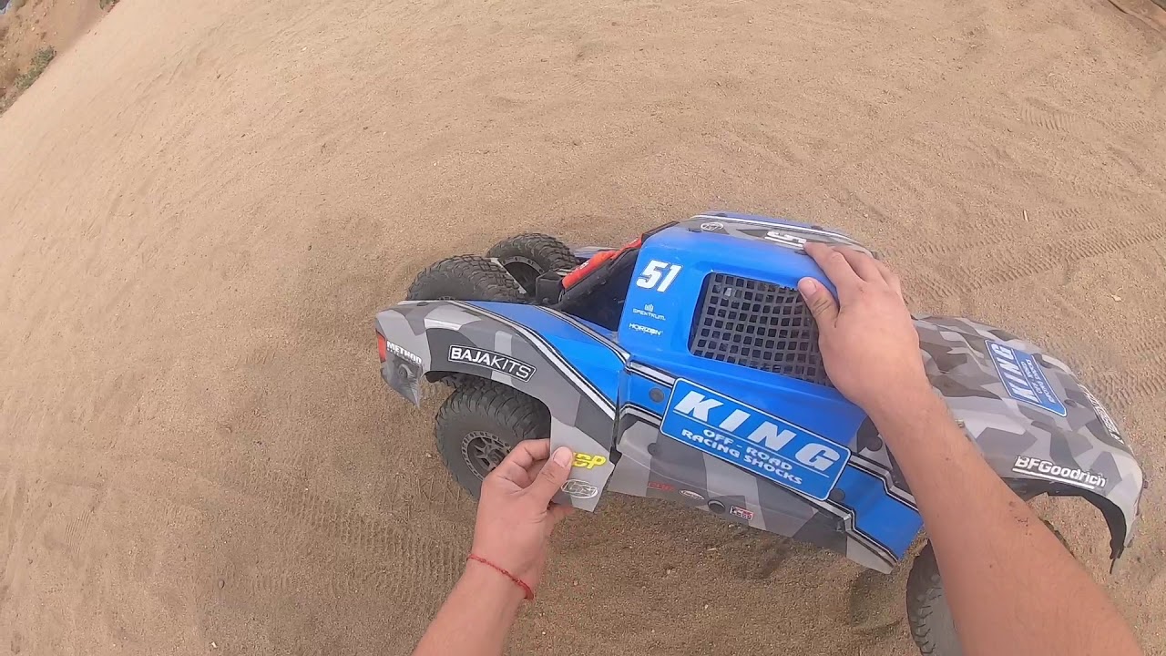 Losi Super Baja Rey 2.0 vs Losi DBXL-E
