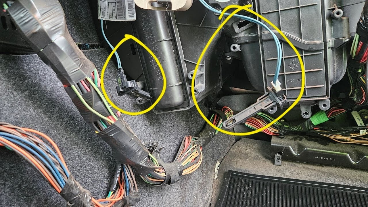 Freightliner Cascadia COTC sensor and evaporator sensor locations