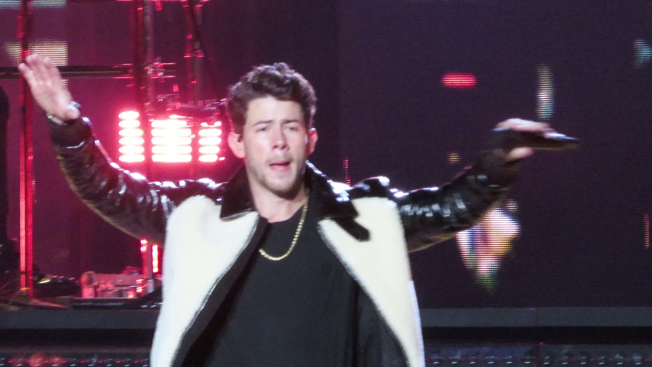 Jonas Brothers : Burnin' Up (Live)