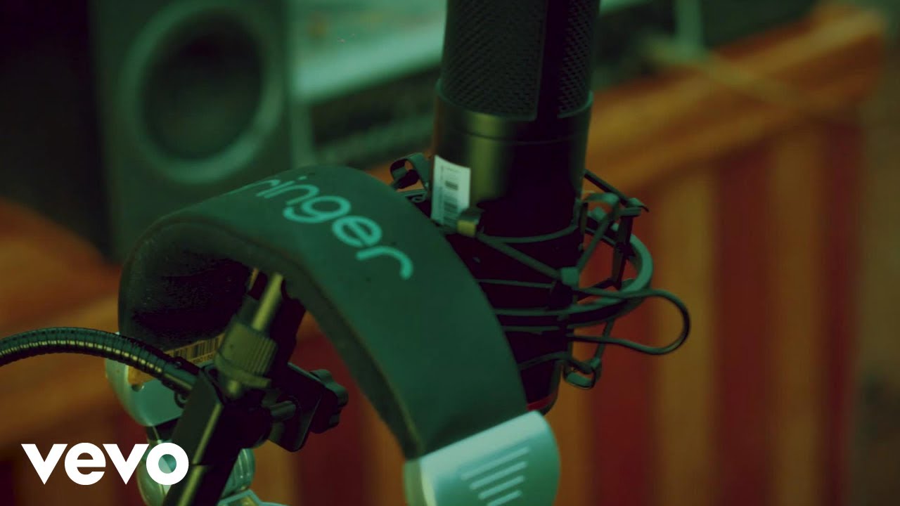 Jose Blasky - 1 Problema mas (Official Music Video)