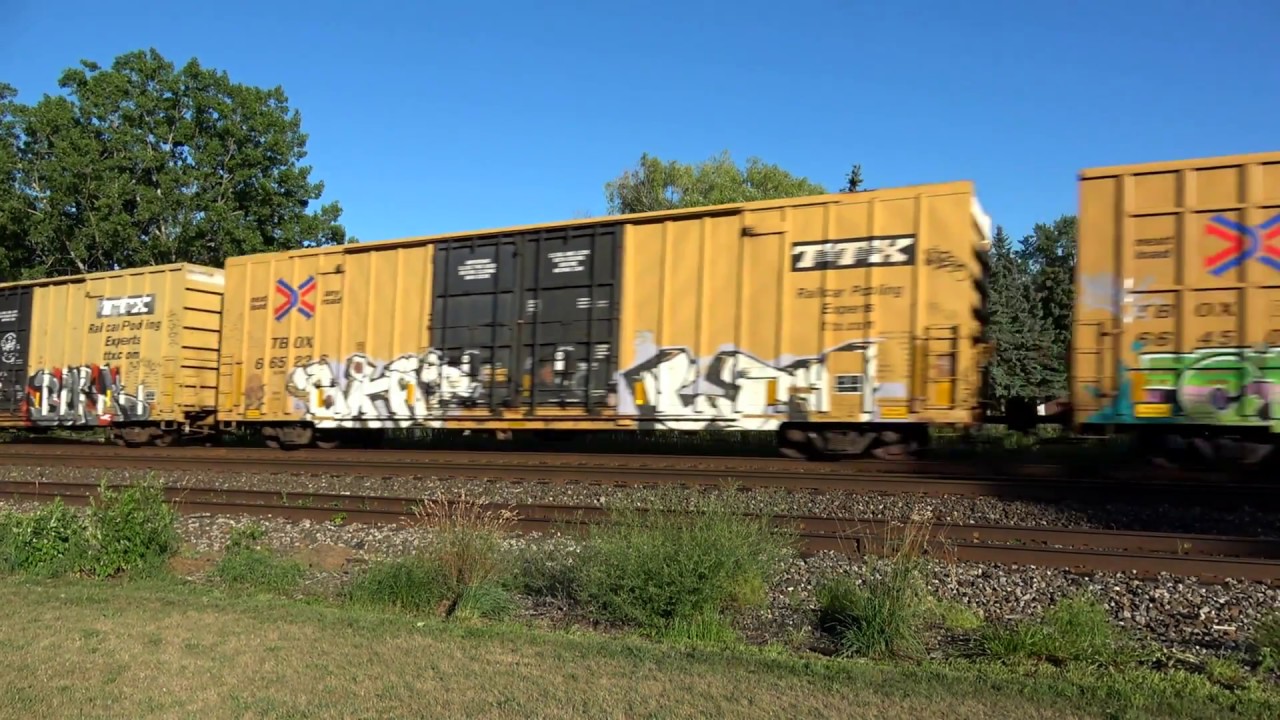 Big CSX Boxcar Train 4K