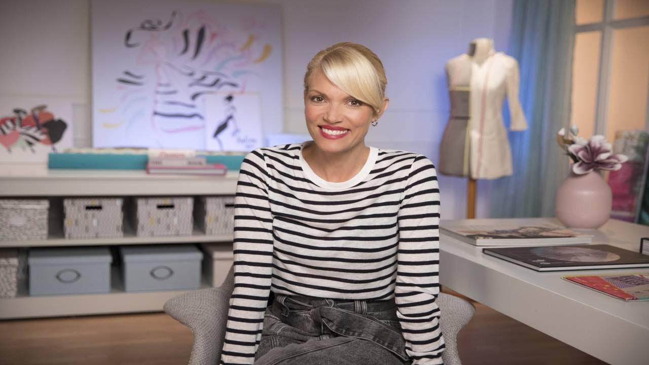 Shopping Star - 3.10.2019 «Κομψή με sneakers το βράδυ»