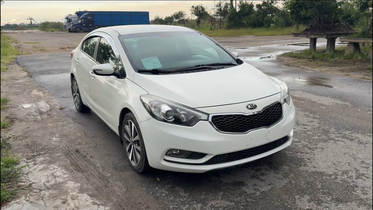 K3 chuẩn đẹp gia đình ở hơn 200tr. Kia K3 2015 MT, xe gia đình chạy 10v km máy số Zin
