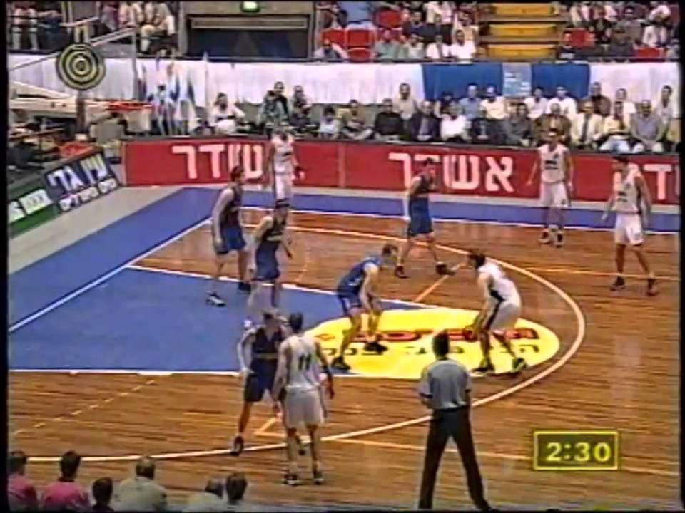 שנת 1998: נבחרת ישראל בכדורסל נגד אוקראינה 70-77 (גיא גודס 21, דורון שפר 20)