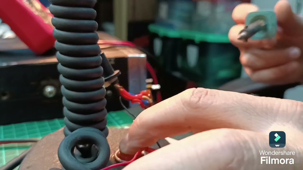 Mantenimiento y reparación de micrófono y radio Súper Star 3001 del colega RA CE3RIH.