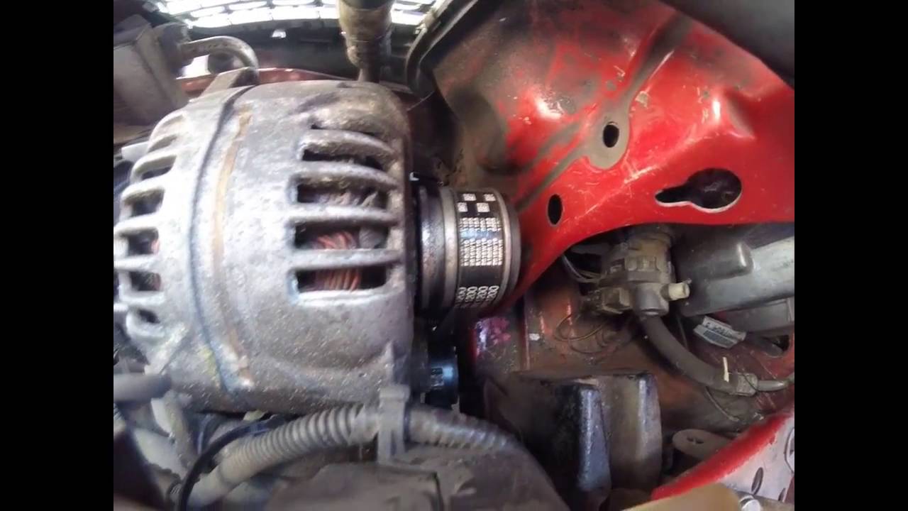 How to remove a Renault Clio generator / Как снять генератор Renault Clio
