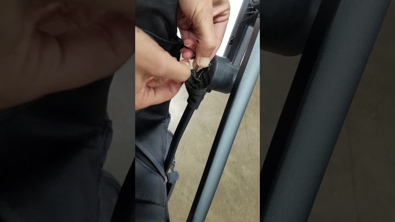Joovy Kooper- How To Remove The Seat