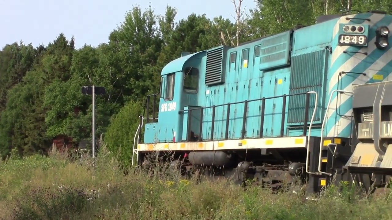 (HD) SFG WorkTrain unloading at Maria Qc