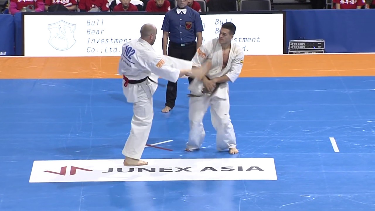 【新極真会】Court2 1st Round4 man  Alexandru Barba vs Javier Zamora The 12th World Karate Championship