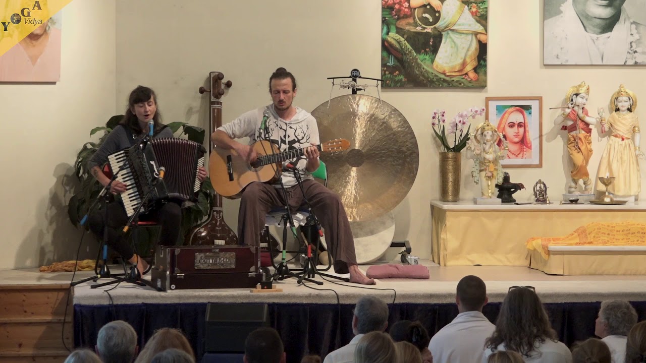 Om Adi Shakti | Om Shakti Ma | by Robert and Joanna | Kirtan Chanting with accordion and guitar